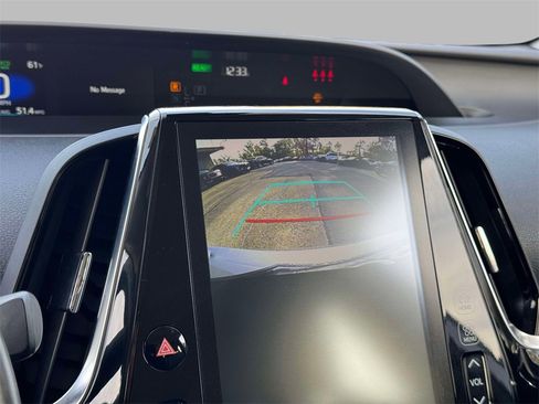 Used 2022 Toyota Prius Prime XLE image 6