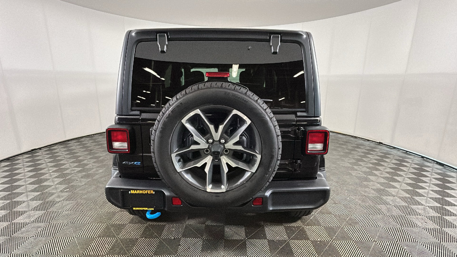 Used 2024 Jeep Wrangler Unlimited w/ Convenience Group AWD/4WD image 4