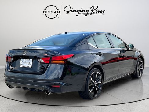 Certified 2025 Nissan Altima 2.5 SR FWD image 6