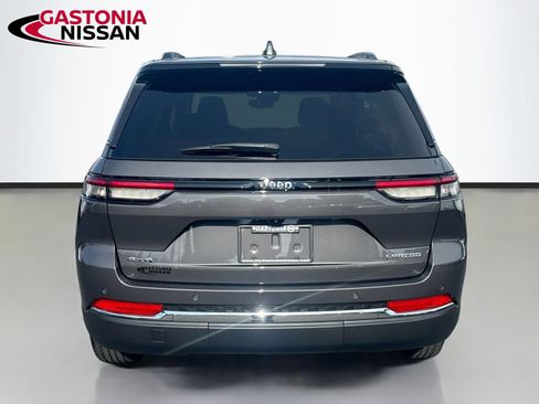 Used 2023 Jeep Grand Cherokee Laredo AWD/4WD image 7