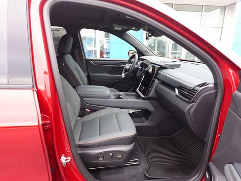 Used 2025 GMC Acadia AT4 w/ Luxury Package AWD/4WD image 32