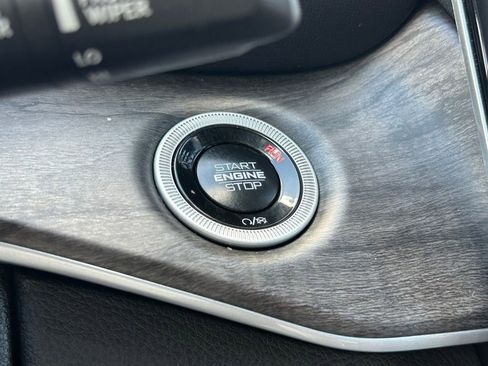 Certified 2024 Jeep Grand Cherokee Limited w/ Black Appearance Package image 51