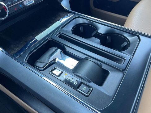 Used 2022 Ford F150 Lariat image 16