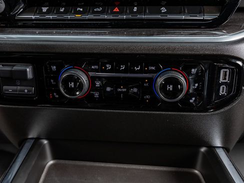 Used 2025 Chevrolet Silverado 2500 LTZ w/ LTZ Plus Package image 26