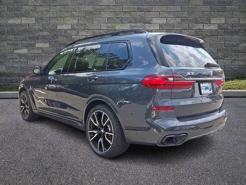 Used 2022 BMW X7 xDrive40i w/ M Sport Package AWD/4WD image 4
