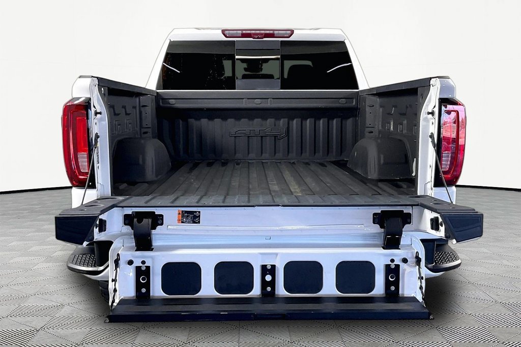Used 2024 GMC Sierra 1500 AT4 w/ Technology Package AWD/4WD image 7