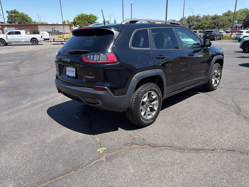 Used 2019 Jeep Cherokee Trailhawk w/ Comfort/Convenience Group AWD/4WD image 5