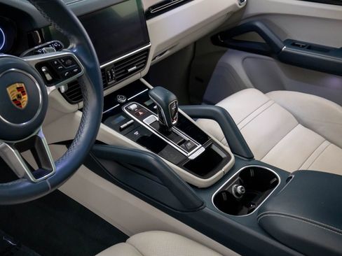 Used 2019 Porsche Cayenne image 12