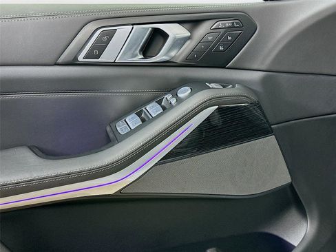 Used 2025 BMW X7 M60i w/ Executive Package image 18