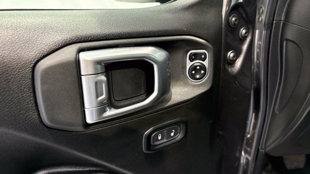 Used 2024 Jeep Wrangler Unlimited AWD/4WD image 16