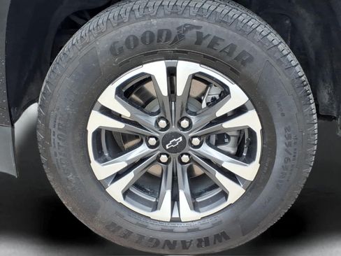 Used 2022 Chevrolet Colorado Z71 AWD/4WD image 11