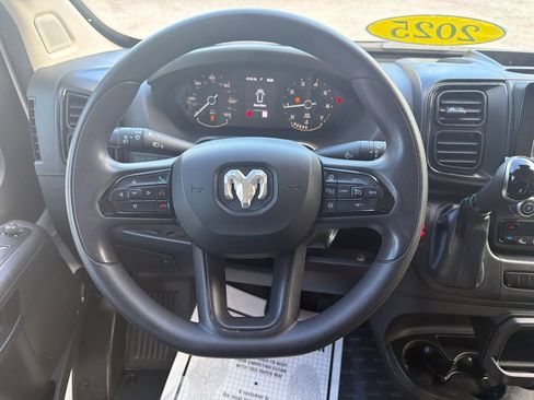 Used 2025 RAM ProMaster 2500 w/ Convenience Group FWD image 7