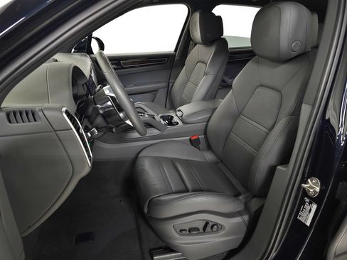 Used 2023 Porsche Cayenne Platinum Edition AWD/4WD image 15