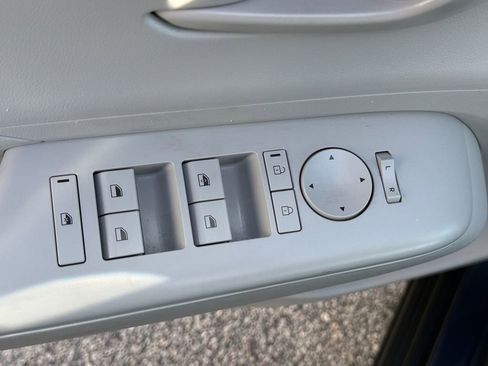 Used 2025 Hyundai Kona SEL image 12