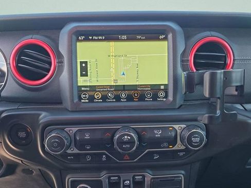 Used 2018 Jeep Wrangler Unlimited Sahara image 27