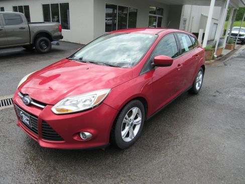 Used 2012 Ford Focus SE FWD image 1