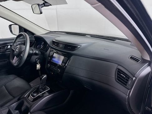 Used 2018 Nissan Rogue S image 27