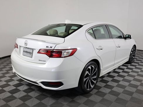 Used 2018 Acura ILX w/ Special Edition Package FWD image 2