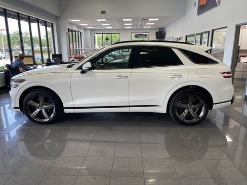 Used 2025 Genesis GV70 3.5T Sport w/ Sport Prestige Package AWD/4WD image 2