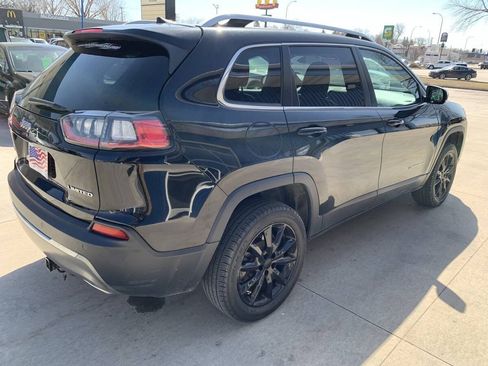 Used 2019 Jeep Cherokee Limited AWD/4WD image 6