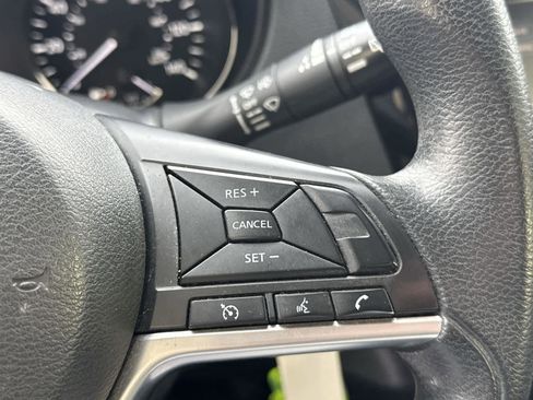 Used 2019 Nissan Rogue S image 24