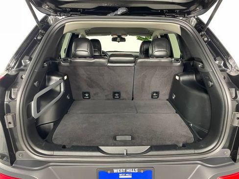 Used 2018 Jeep Cherokee Trailhawk w/ Cold Weather Group AWD/4WD image 20
