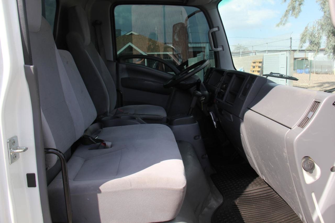 Used 2018 Isuzu NPR RWD image 16