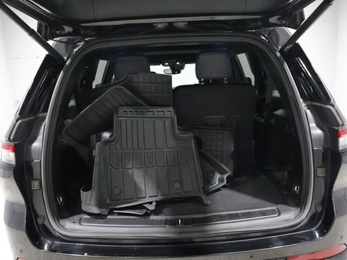 Used 2023 Jeep Grand Cherokee L Laredo image 4