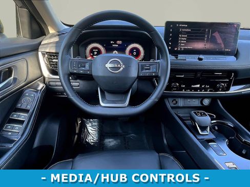 Used 2026 Nissan Rogue SL FWD image 8