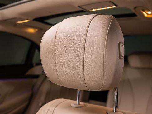 Used 2014 Mercedes-Benz S 550 Sedan image 17