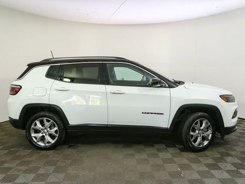 Used 2022 Jeep Compass Limited w/ Sun and Sound Group AWD/4WD image 13