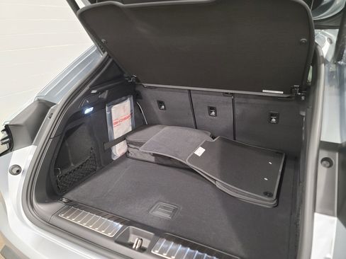 New 2026 Porsche Macan Electric image 31