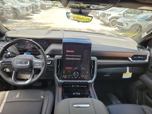 New 2026 GMC Yukon XL Denali w/ Denali Reserve Package RWD image 6