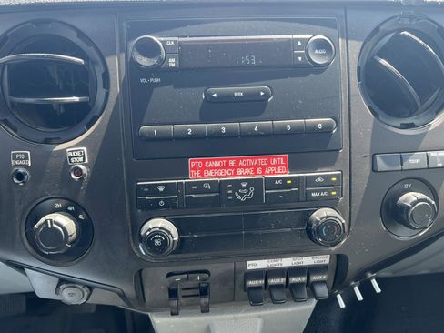 Used 2016 Ford F550 4x4 Regular Cab Super Duty image 19