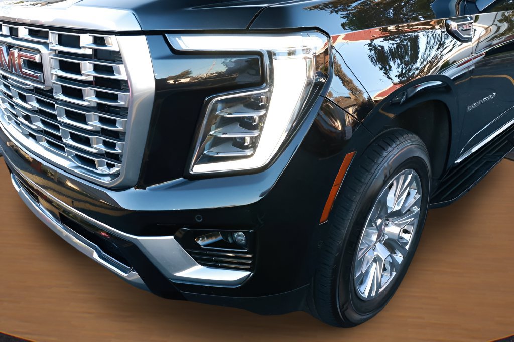 Used 2025 GMC Yukon XL Denali AWD/4WD image 7