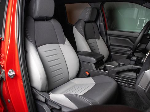 Used 2025 Toyota Tacoma TRD Off-Road image 24