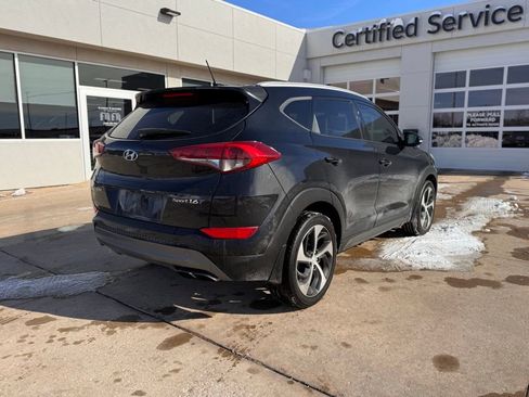 Used 2016 Hyundai Tucson Sport image 3