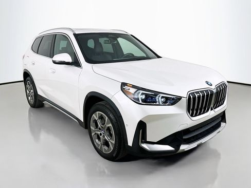 Used 2025 BMW X1 xDrive28i AWD/4WD image 3