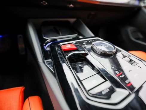 Used 2025 BMW M5 w/ Carbon Package image 20