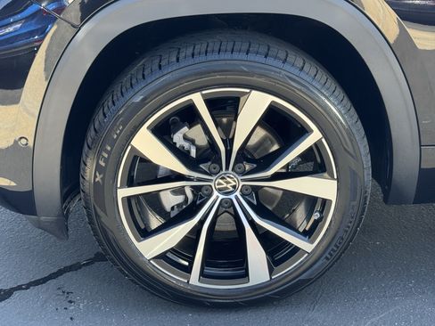 Used 2024 Volkswagen Atlas Cross Sport SEL Premium R-Line AWD/4WD image 11