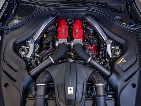 Certified 2022 Ferrari Roma image 28