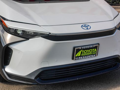 Used 2023 Toyota bZ4X XLE image 5