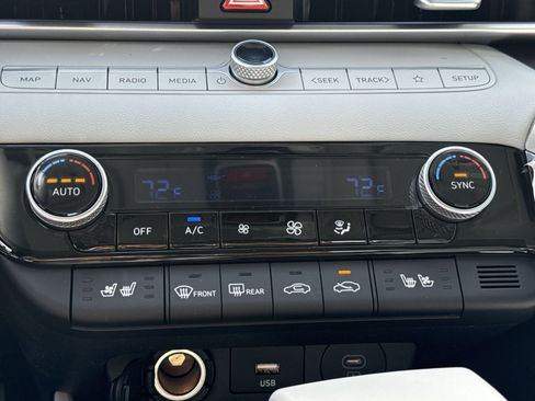 New 2026 Hyundai Elantra Limited FWD image 21