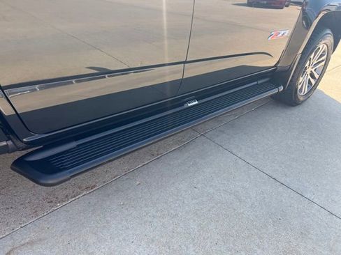 Used 2019 Chevrolet Colorado Z71 AWD/4WD image 9