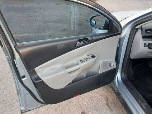 Used 2007 Volkswagen Passat 2.0T image 10