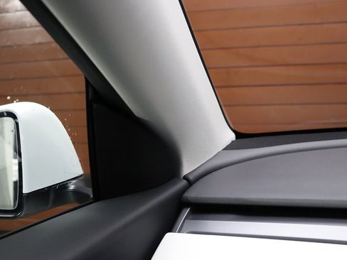 Used 2022 Tesla Model Y Long Range image 54