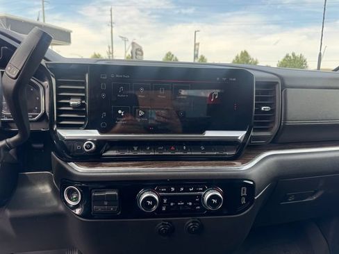 Used 2024 GMC Sierra 3500 SLE w/ SLE Convenience Package AWD/4WD image 20