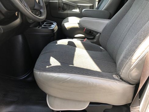 Used 2023 GMC Savana 2500 w/ Driver Convenience Package image 18