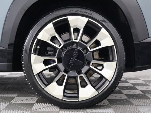 Used 2023 BMW XM AWD/4WD image 16