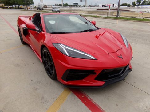 Used 2021 Chevrolet Corvette Stingray Premium Conv w/ Z51 Performance Package RWD image 3